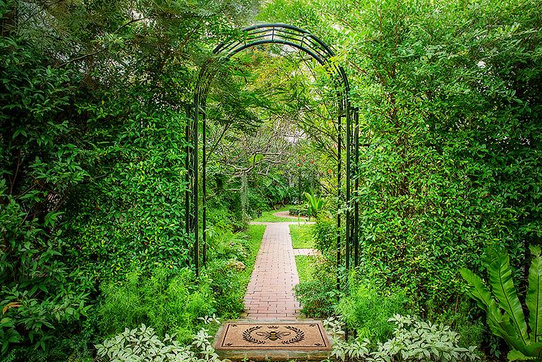 Bee in Crest Doormat